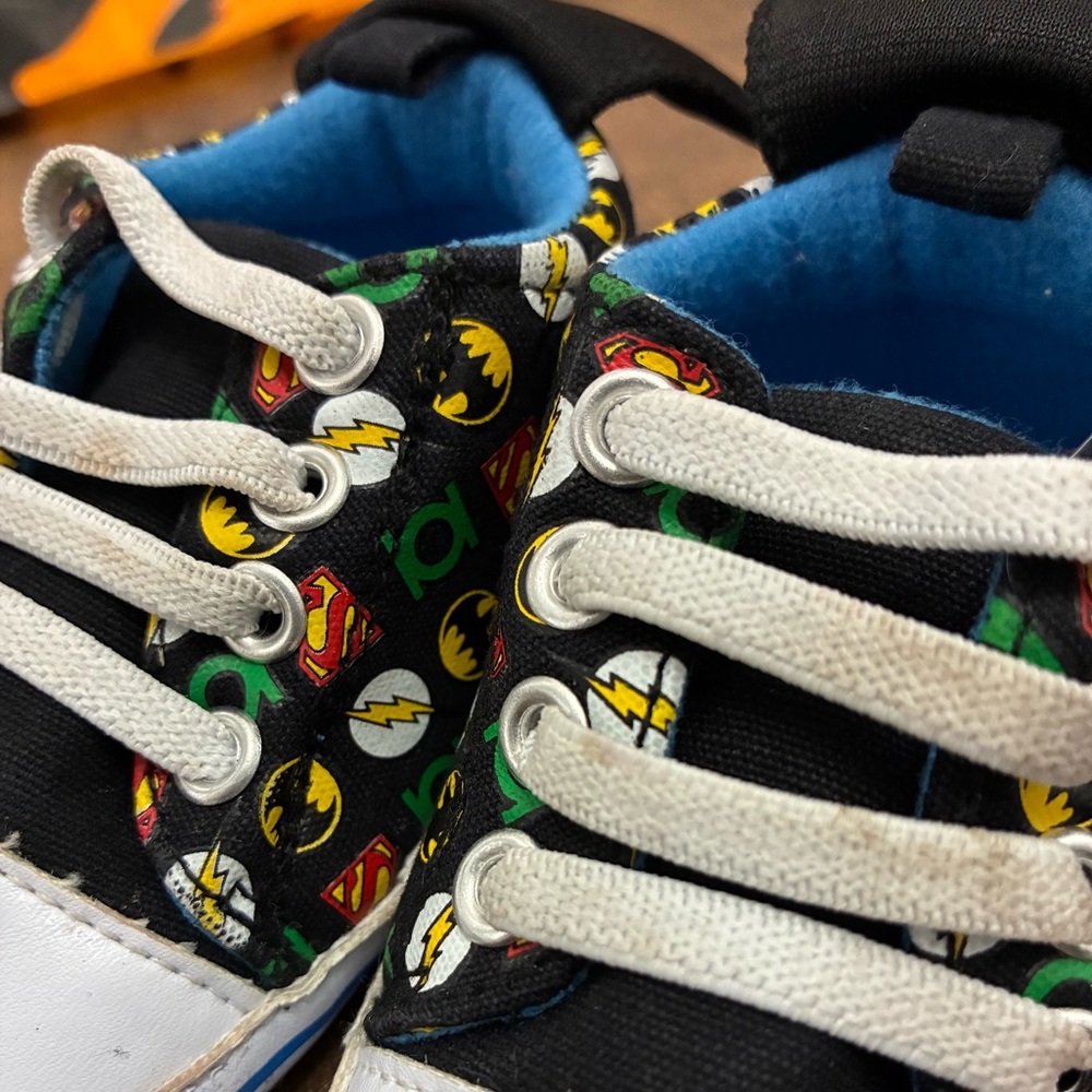 Justice League Infant Shoes - Picture 4 of 7